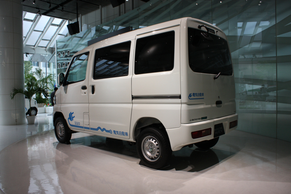 mcmiev_008.jpg